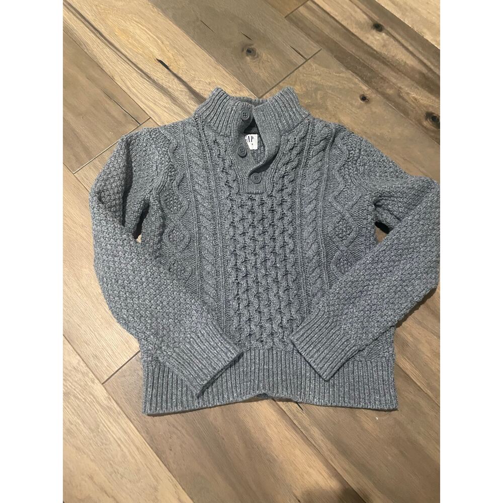 GAP Gray Knit Sweater with Fleece Collar – Size Medium